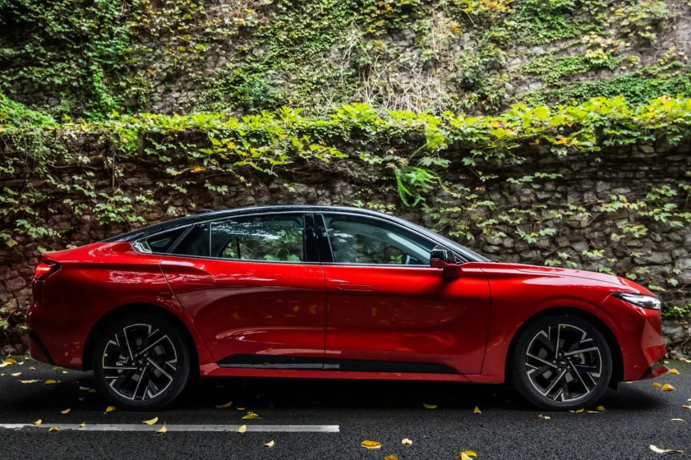 Το Ford Mondeo... ζει και μάλιστα ανανεώθηκε 